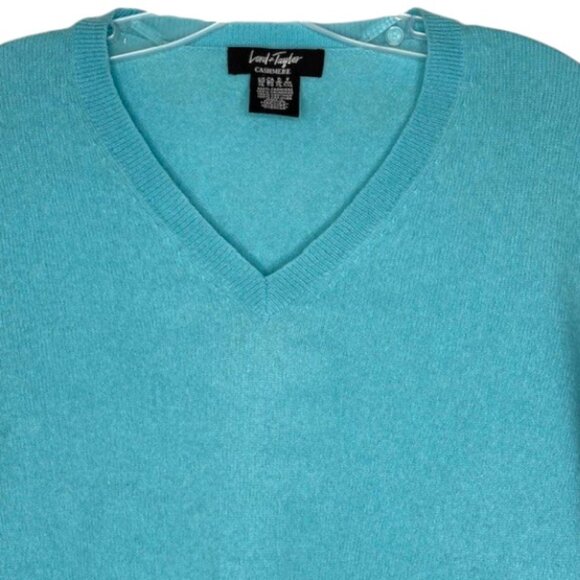 Lord & Taylor 100% Cashmere Long Sleeved V-Neck Sweater - Robin's Egg Blue - XL - Picture 3 of 9